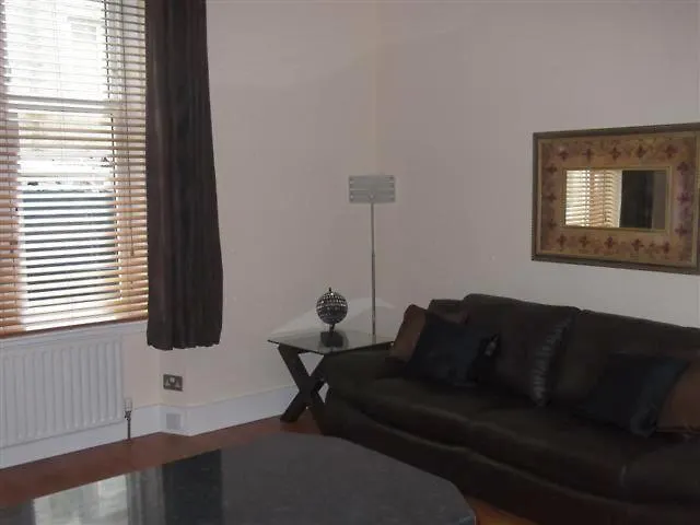 Wallfield Simple And Descent Apartment Aberdeen 0*,